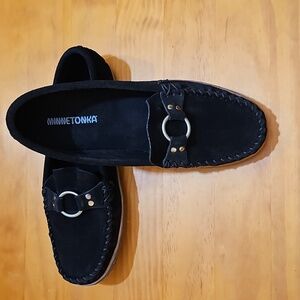 Minnetonka Womens Black Suede Loafers Size 10